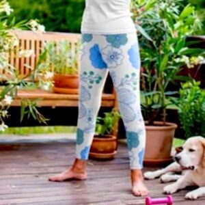 The Underbelly Blue Bloom Athleisure Plus Yoga Sport Athletic Workout Leggings